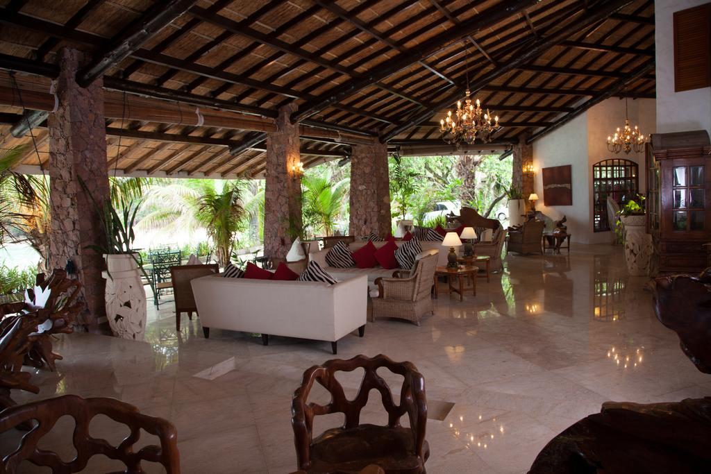 Sunset Beach Hotel Glacis  Bagian luar foto