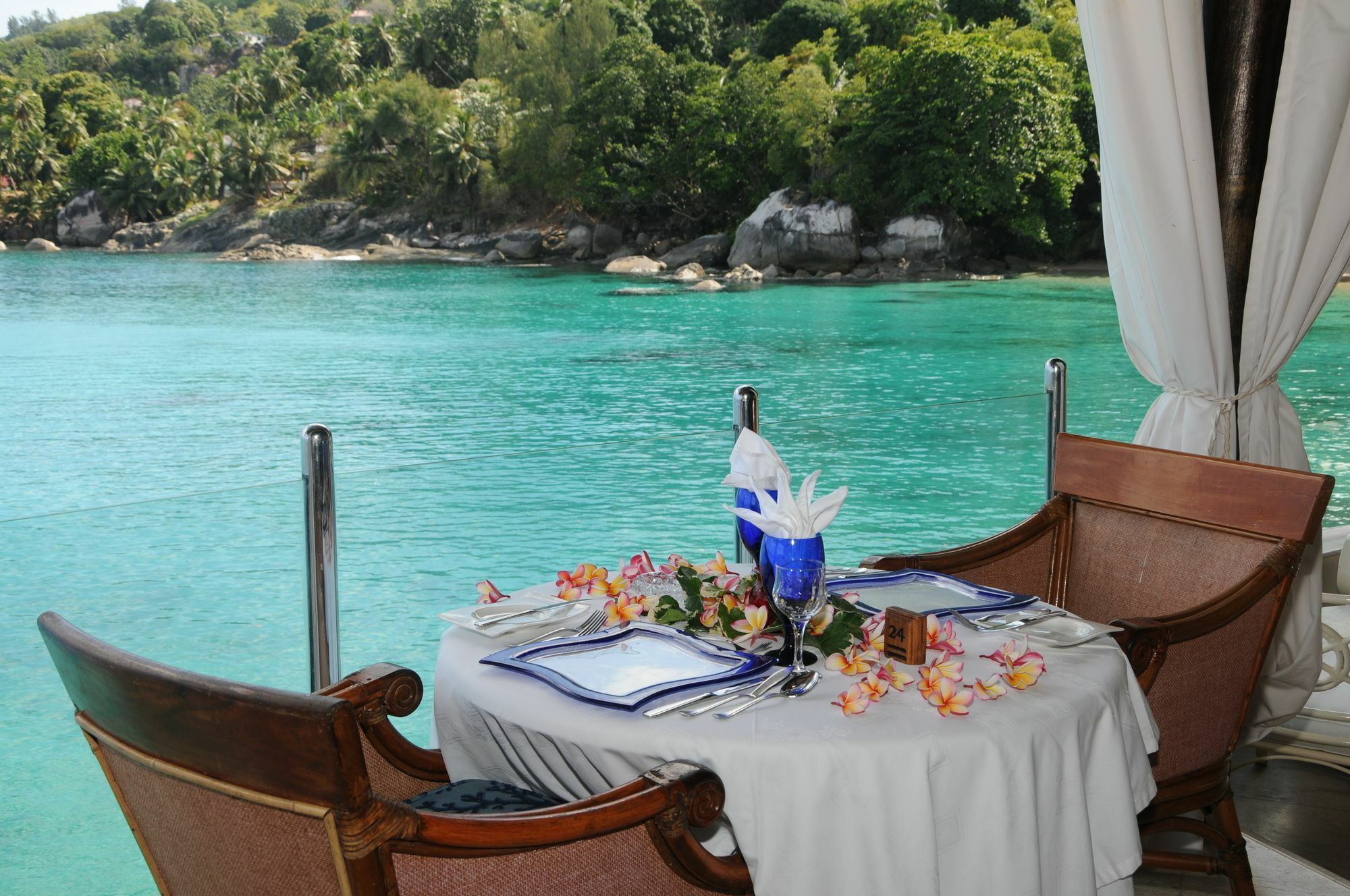 Sunset Beach Hotel Glacis  Bagian luar foto